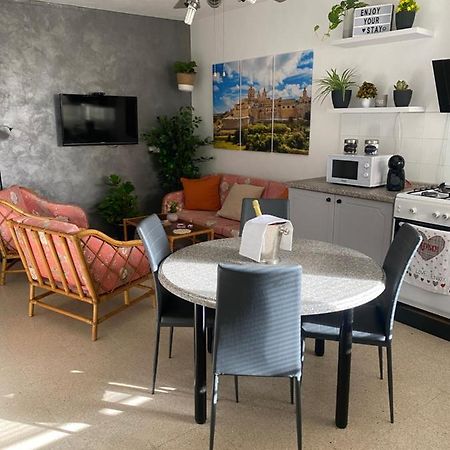 St Paul'S Bay Central Apartment In Qawra St. Paul's Bay Exteriör bild