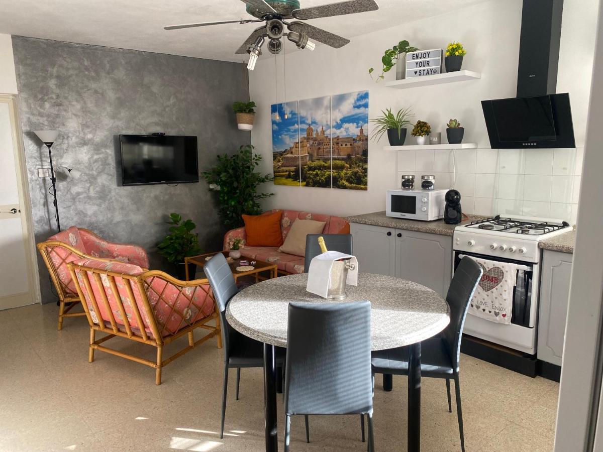 St Paul'S Bay Central Apartment In Qawra St. Paul's Bay Exteriör bild
