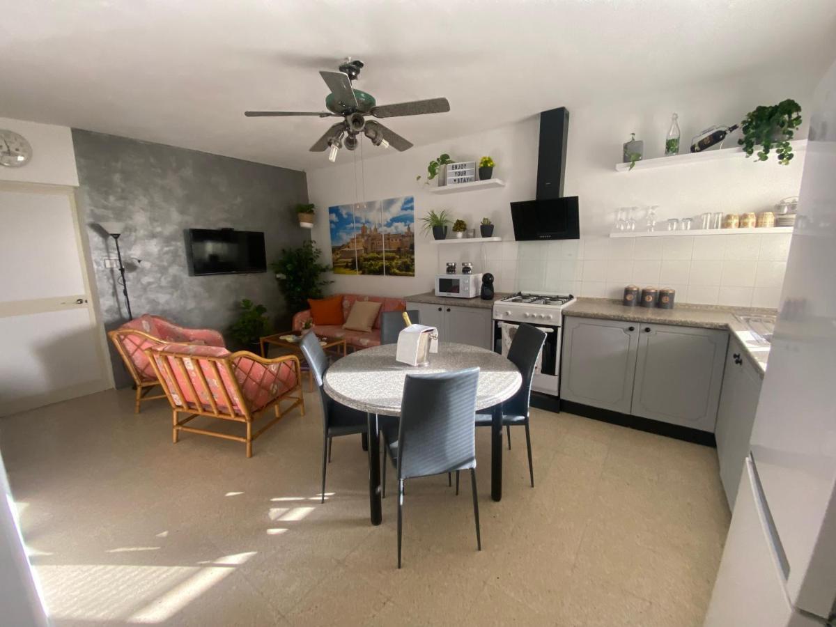 St Paul'S Bay Central Apartment In Qawra St. Paul's Bay Exteriör bild